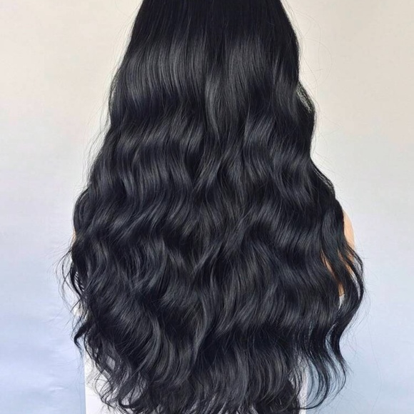 30in Long Black Wavy Wig with Bangs - Picture 4 of 4